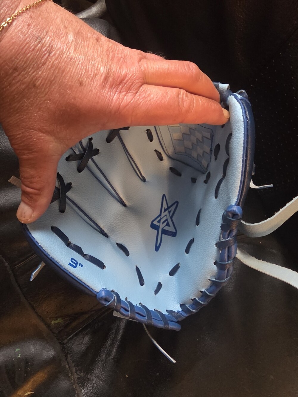 Future Stars 9" Baseball / Tee-Ball Glove - Right Hand Catch - Blue - Picture 2 of 5